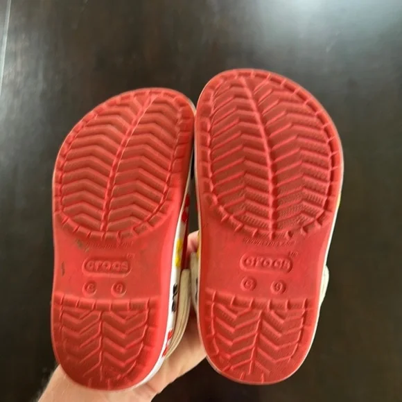 CROCS Kids Red Minnie Mouse Sandals - Picture 4 of 4
